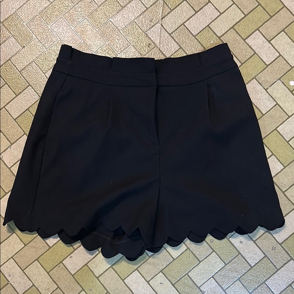 Black High Waist Shorts with Scalloped Hem - Picture 3 of 10